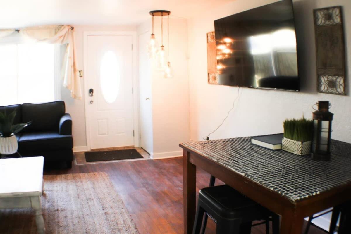 Newly Renovated 2-Bed Near Downtown-North Shore Pittsburgh Exterior photo
